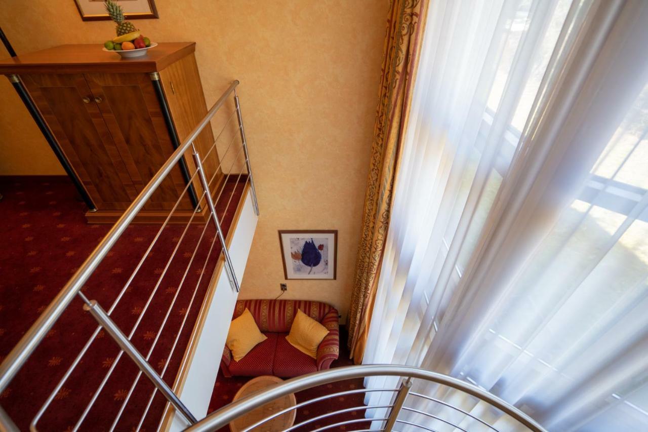 Hotel-Restaurant Hochwiesmuhle Bexbach Extérieur photo
